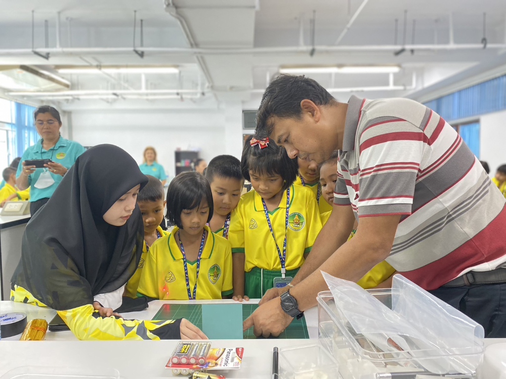 การทดลองฟิสิกส์ร่วมกับเด็กๆ